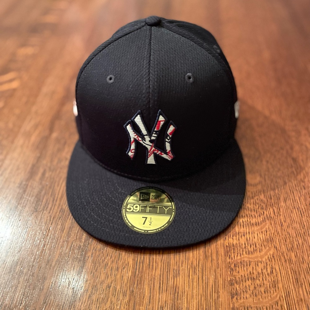 NY Yankees official on field baseball cap NWT